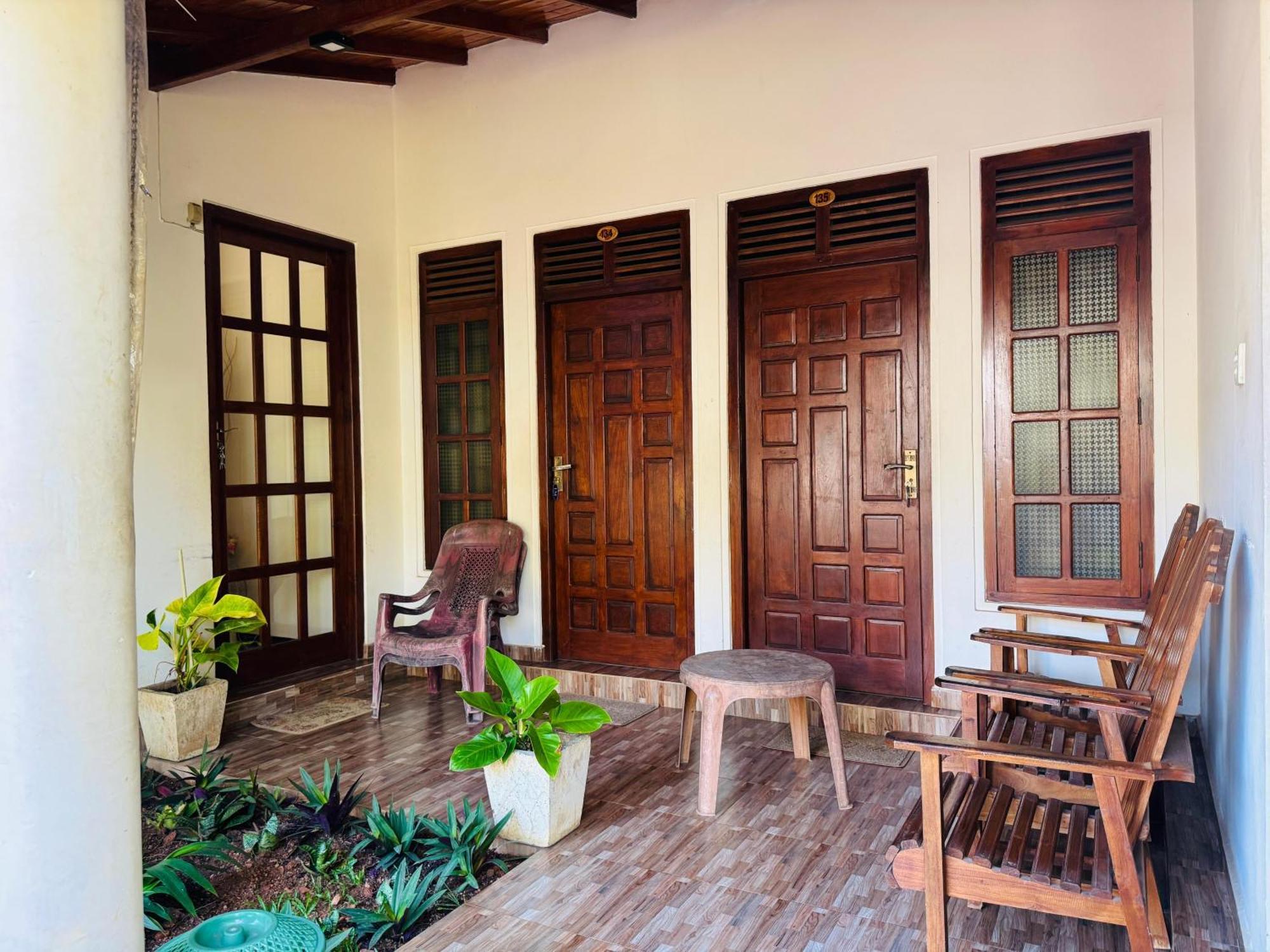 Aa Inn Trincomalee Exteriér fotografie