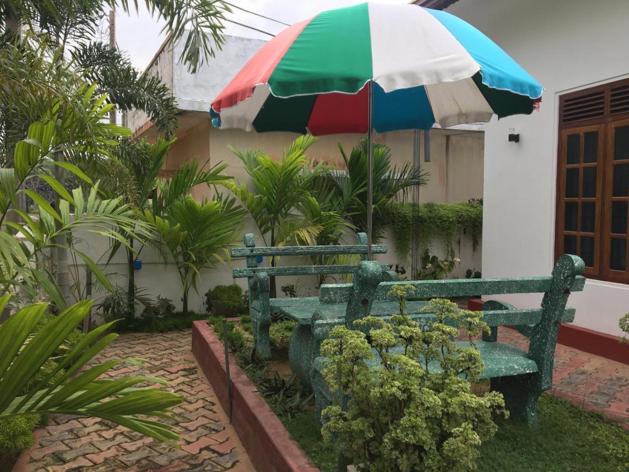 Aa Inn Trincomalee Exteriér fotografie